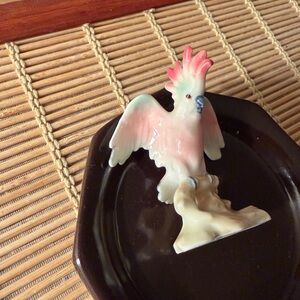 Miniature Vintage Porcelain Cockatoo Figurine 2” x 2” perfect no Danage